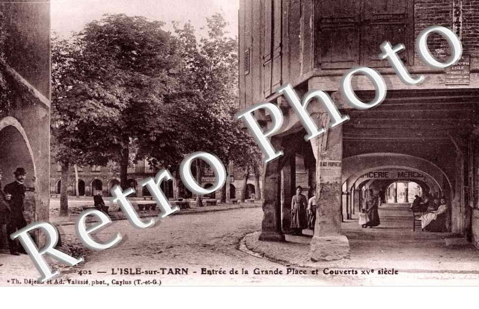 entree de la Grande Place et Couverts XVe siecle