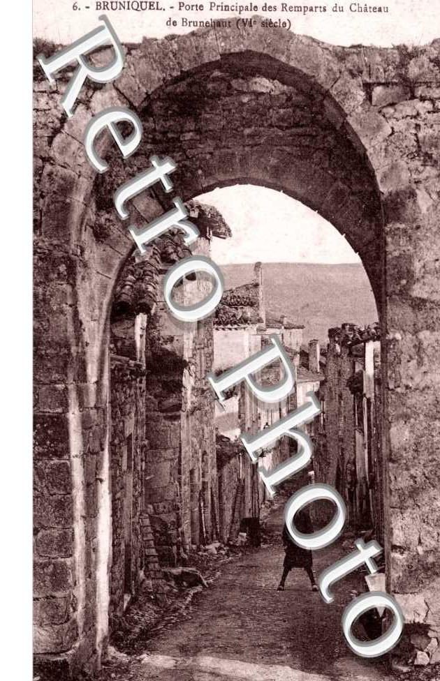 porte des remparts du chateau de Brunehaut
