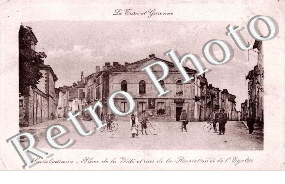 la Place de la Verite et Rue de la Revolution et de l&#039;Egalite