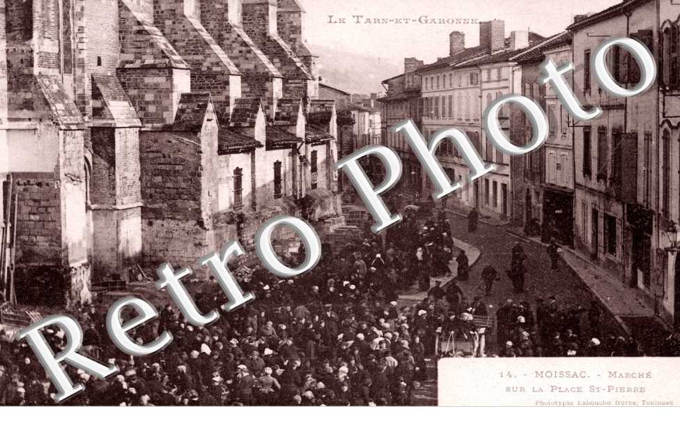 le Marche sur la Place Saint-Pierre