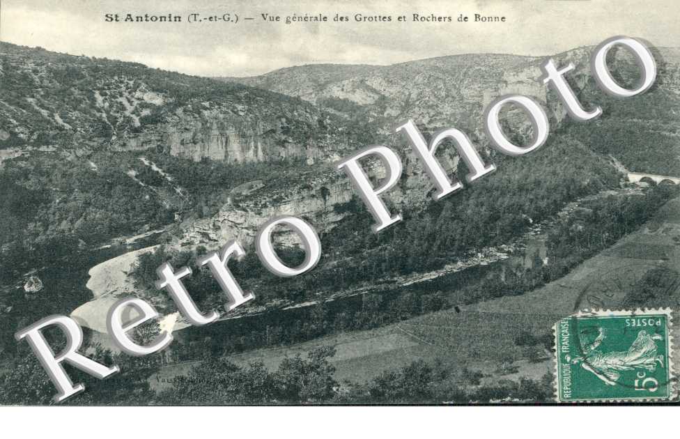 Vue sur les Grottes et Rochers de Bonne