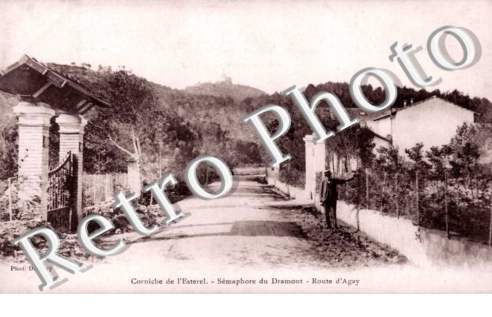la Corniche de l'Esterel, le Semaphore du Dramont et la Route d'Agay