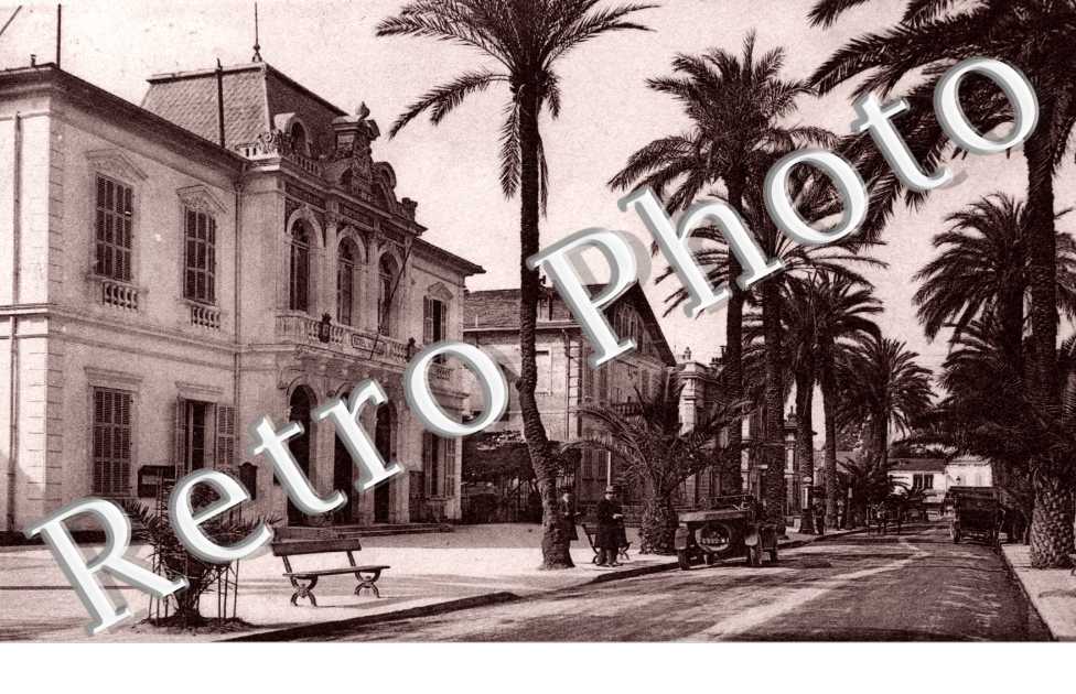 la mairie et l&#039;avenue des palmiers
