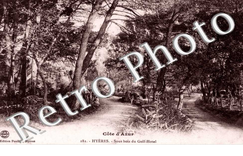 sous bois du Golf Hotel