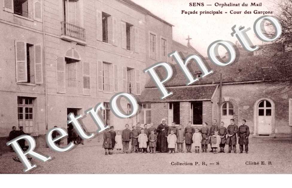 Orphelinat du Mail, Facade Principale, Cour des Garcons