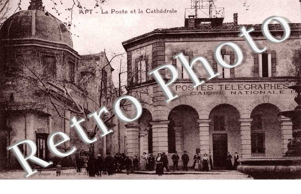 La Poste et la Cathedrale