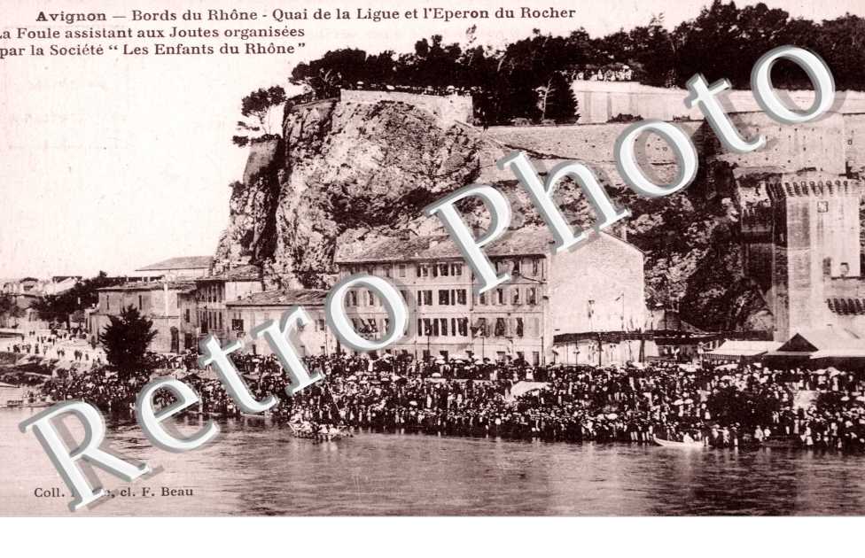 Bords du Rhone - Quai de la Ligue et l&#039;Eperon du Rocher