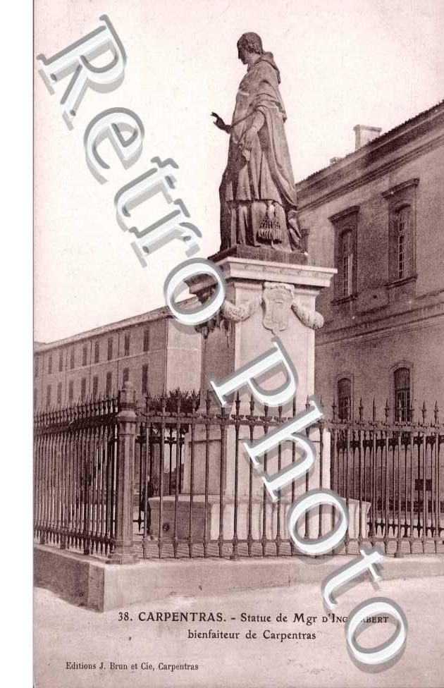 Statue de Monseigneur d'Inguimbert