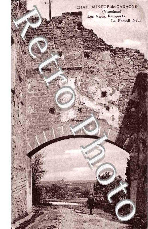 Les Vieux Remparts et le Portail Neuf