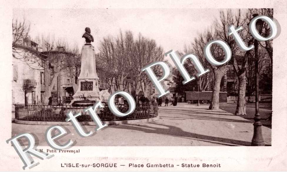 Place Gambetta, Statue Benoit