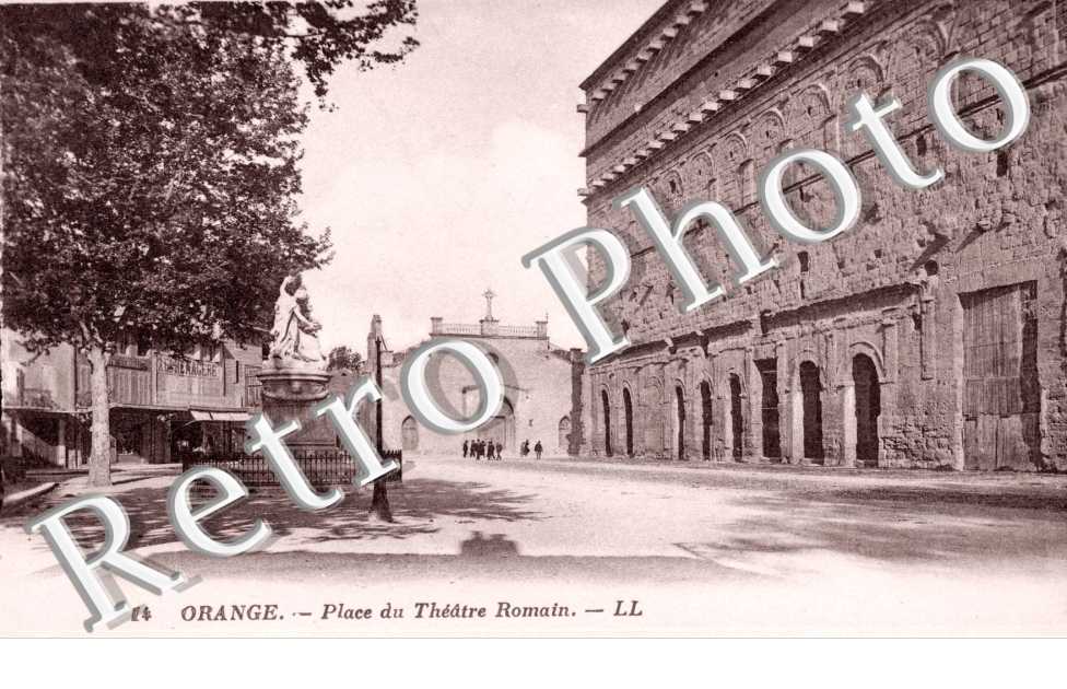 Place du Theatre Romain