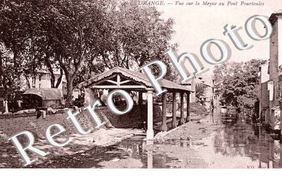 Vue sur la Meyne au pont Pourtoules