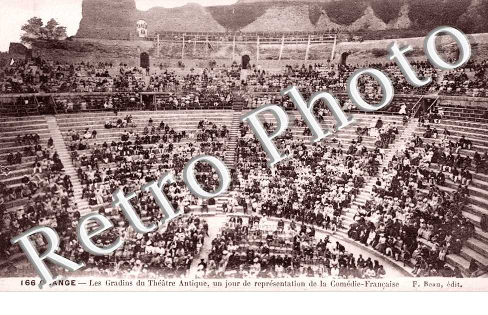 les Gradins du Theatre Antique un Jour de representation de la Comedie Francaise