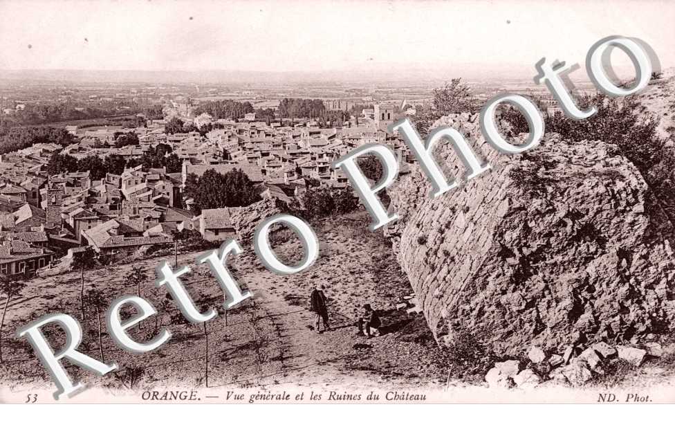 Vue Generale et les Ruines du Chateau