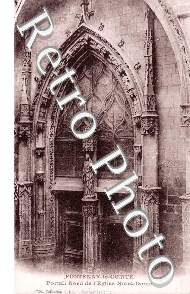 Portail Nord de l&#039;Eglise Notre Dame