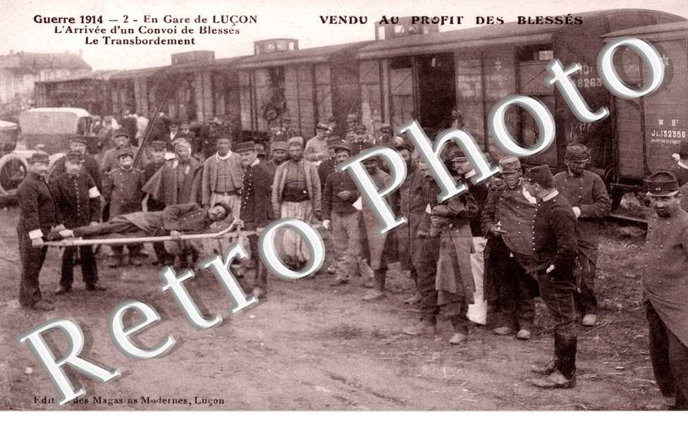Gare de Lucon, l&#039;Arrivee d&#039;un Convoi de Blesses, le Transbordement