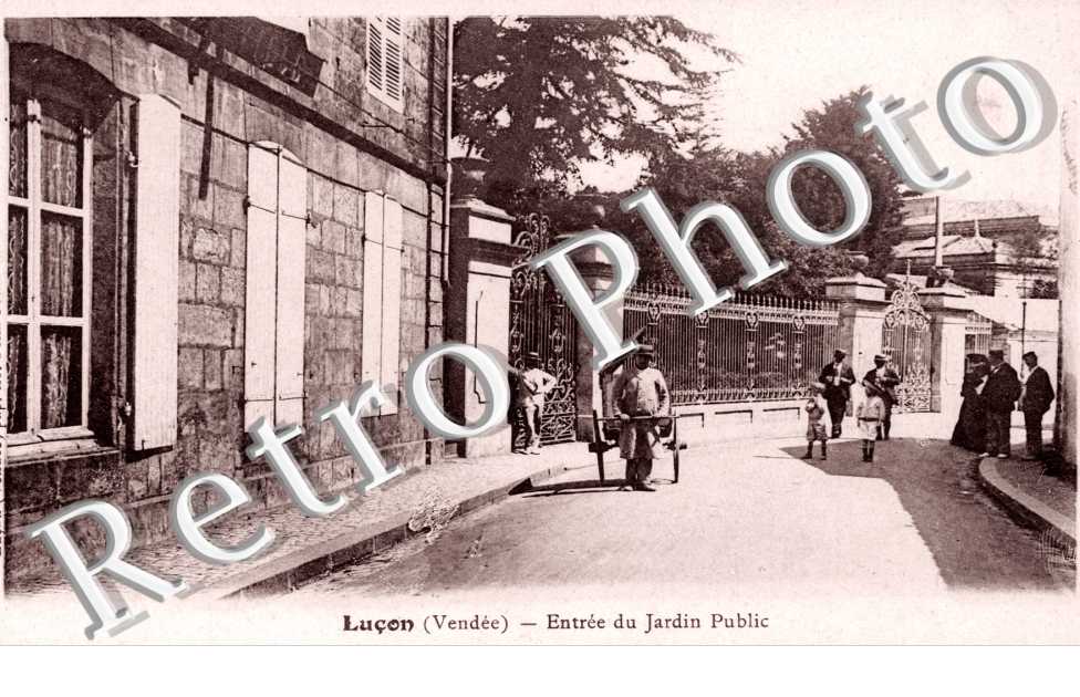 l&#039;Entree du Jardin Public