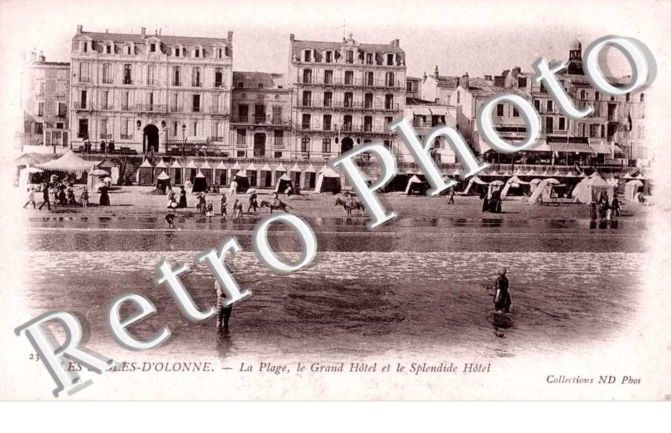 la plage, le Grand Hotel et le Spledie Hotel