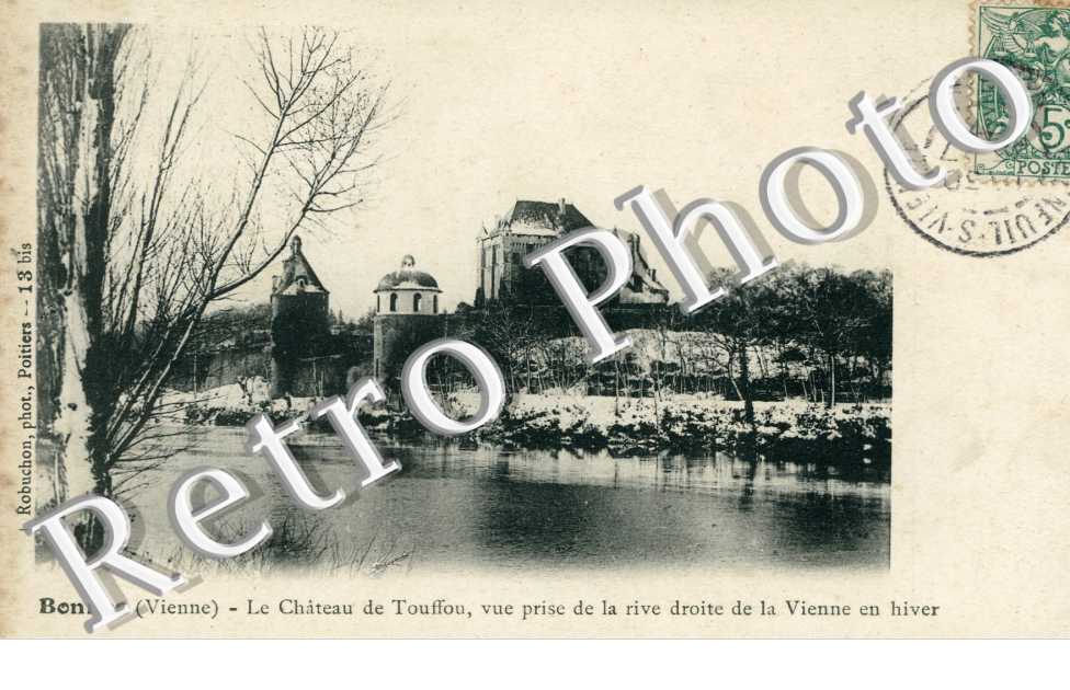le Chateau de Touffou, Vue prise de la Rive Droite de la Vienne en Hiver