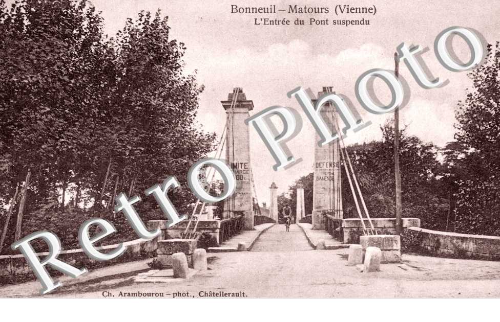l'entree du Pont Suspendu