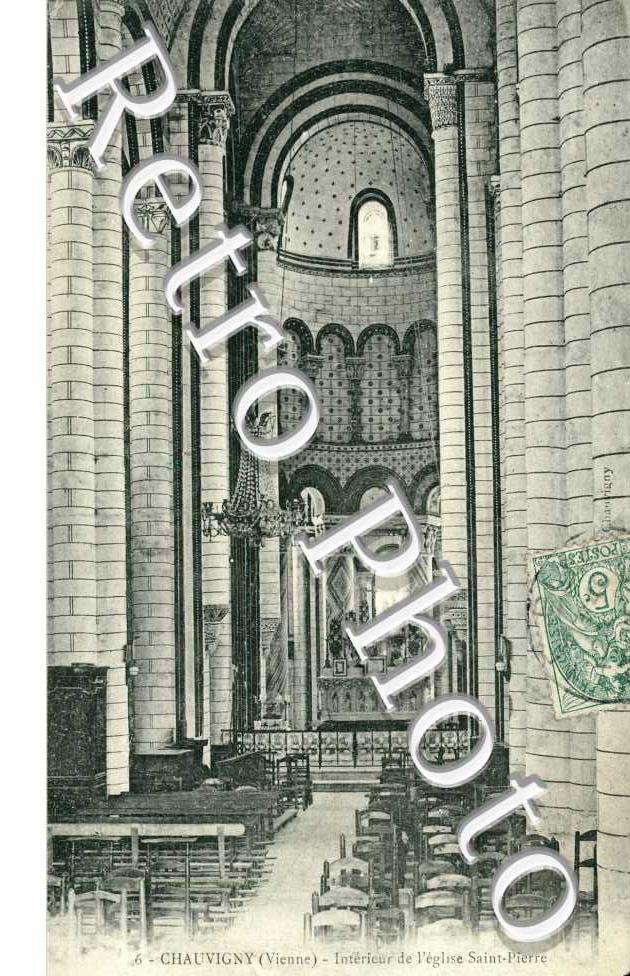 interieur de l'eglise Saint-Pierrre