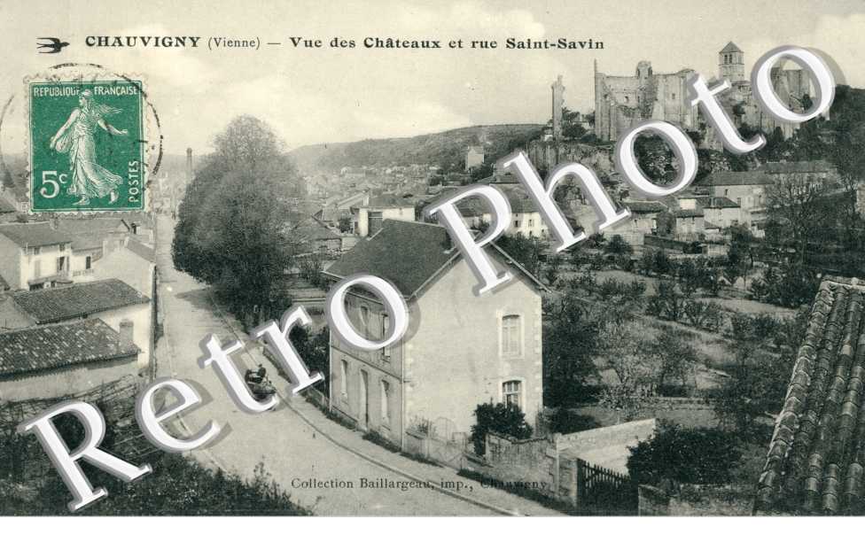 Vue des Chateaux et Rue Saint-Savin