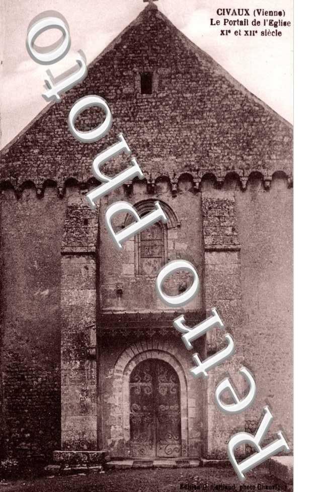 le Portail de l'Eglise XIeme siecle et XIIeme siecle