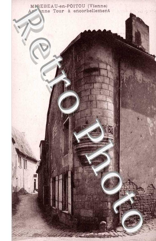 Ancienne Tour a encorbellement