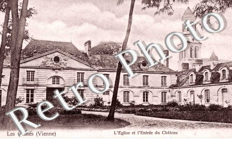 eglis et l'entree du chateau