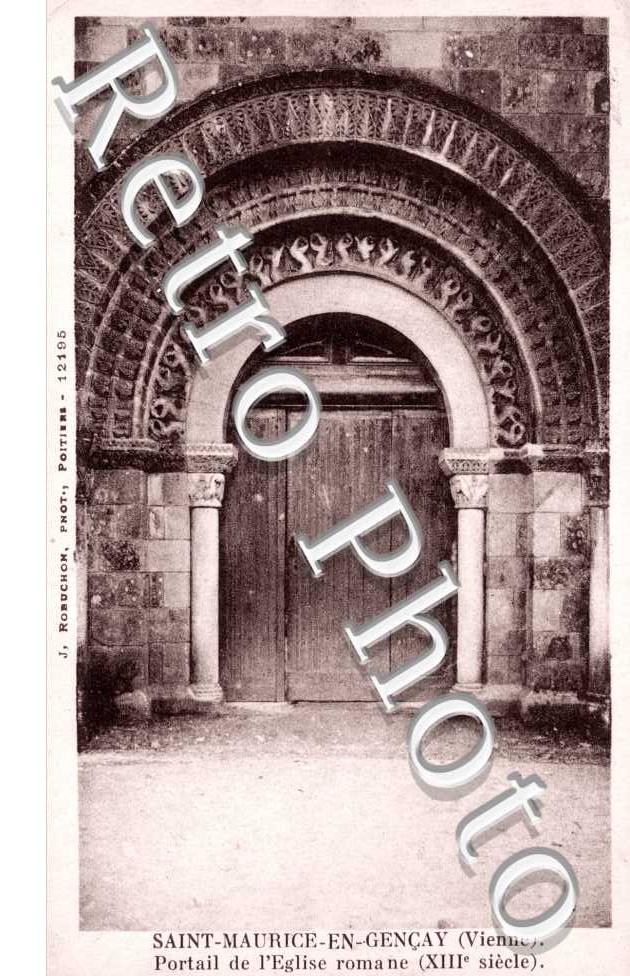 Portail de l'église Romane