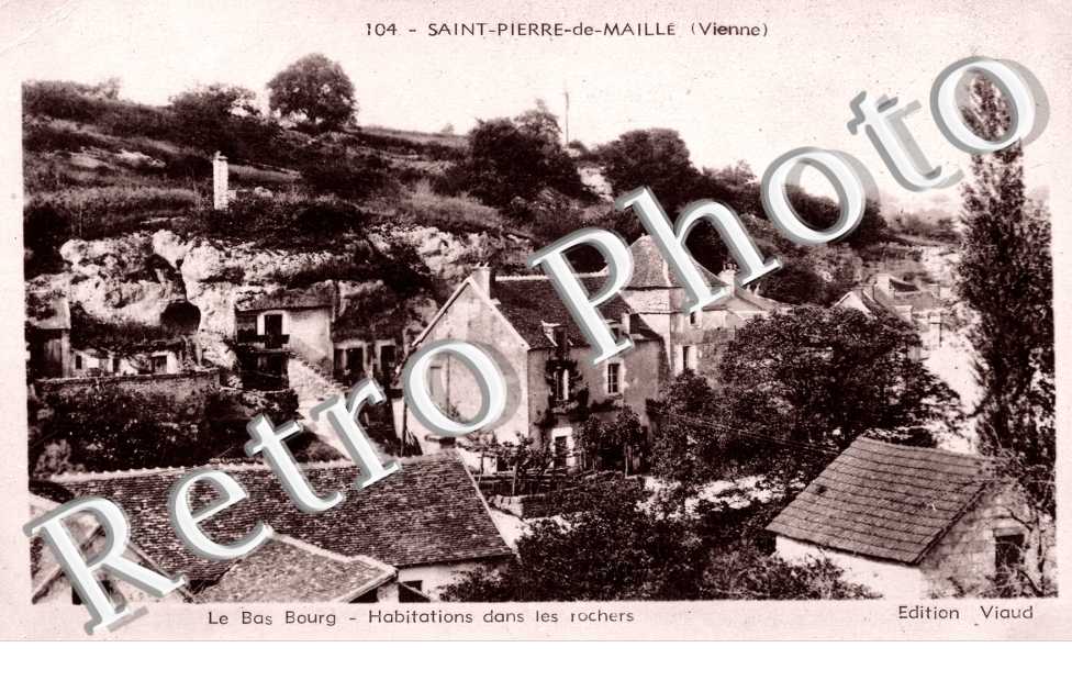 Le Bas Bourg Habitations dans les rochers