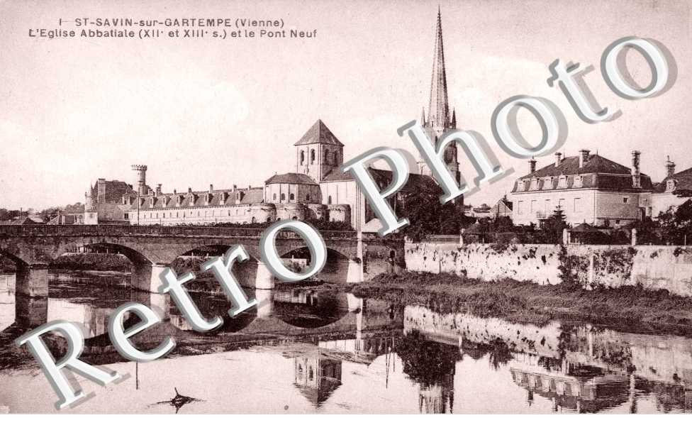 Saint-Savin-sur-Gartempe, l'Eglise Abbatiale et le Pont Neuf