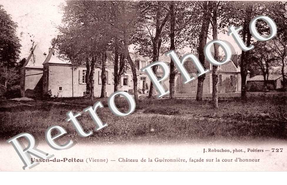 le Chateau de la Gueronniere, Facade sur la Cour d'Honneur