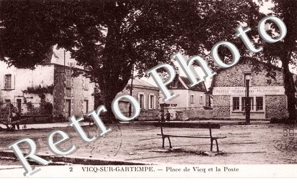 la Place de la Vicq et la Poste