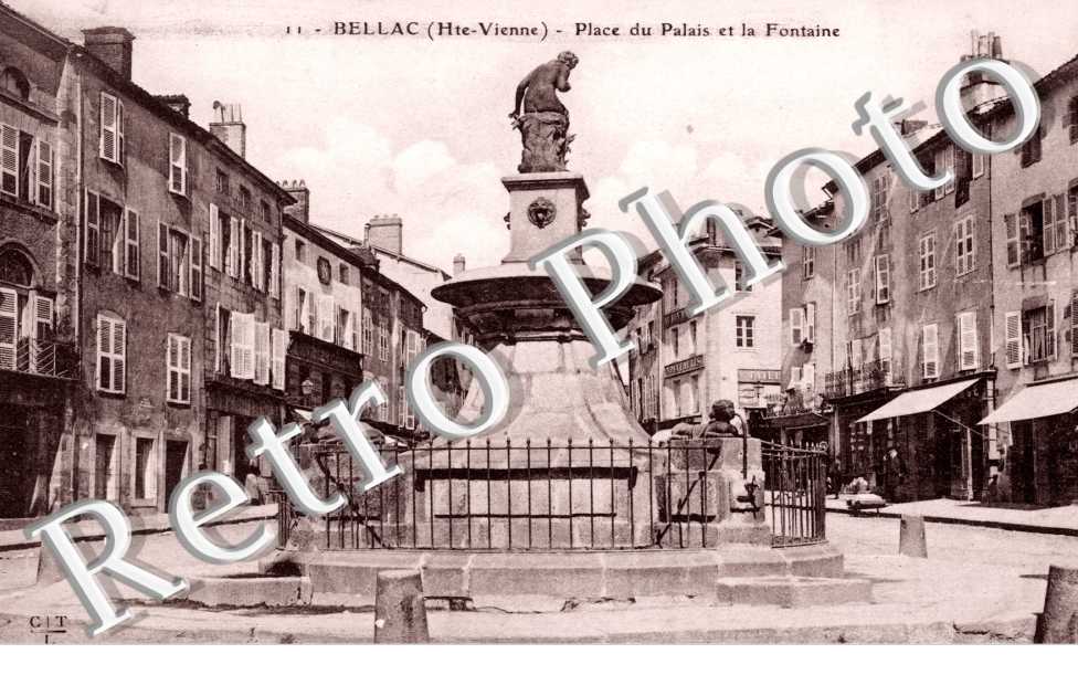 la Place du Palais et la Fontaine