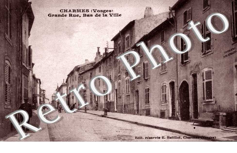 Grande rue, bas de la ville