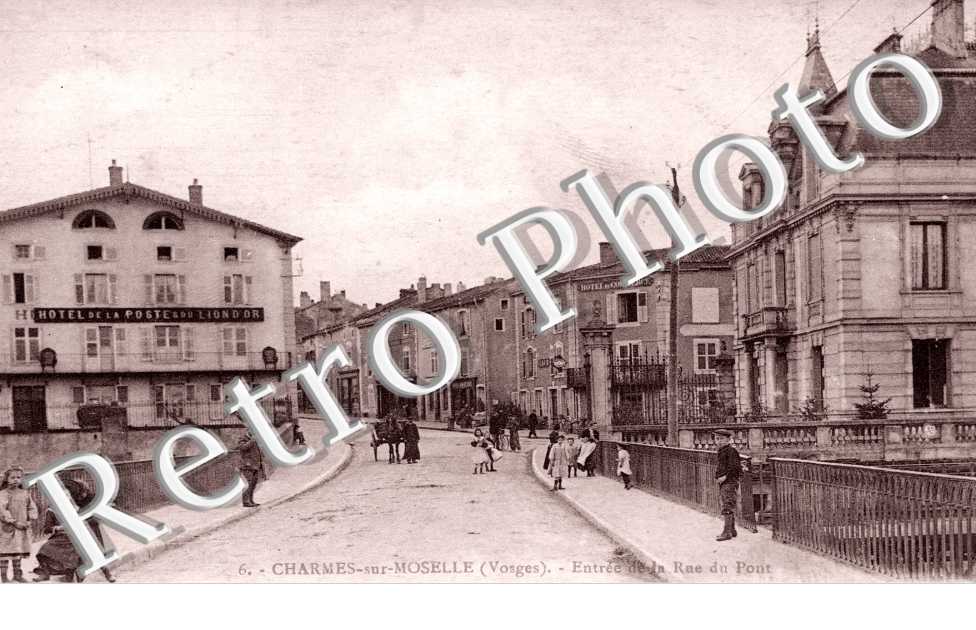 Entree de la Rue du pont