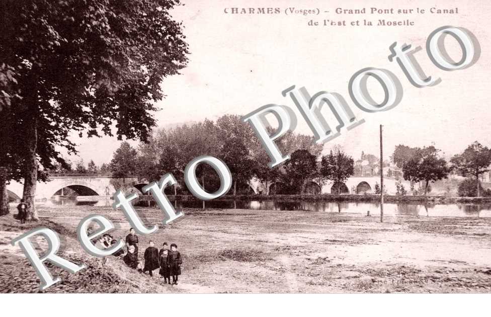 Grand Pont sur le canal de l&#039;est et la Moselle