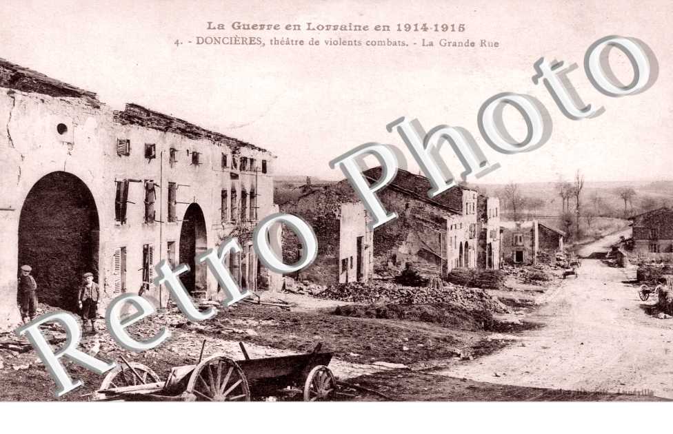 Les Ruines apres les bombardements dans la Grande Rue