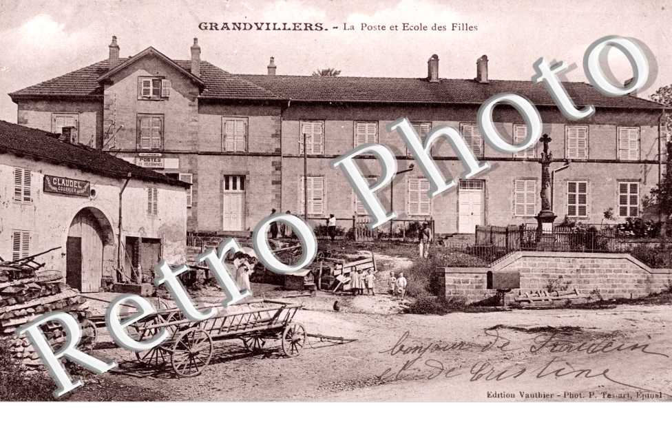 La poste et ecole des filles
