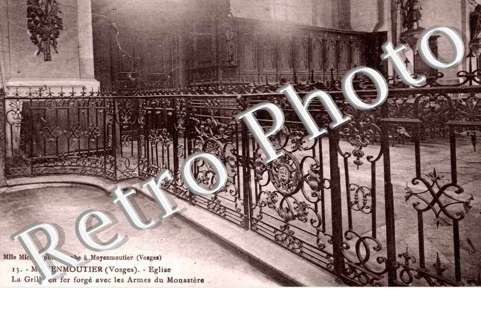 Intérieur de l'Eglise - La Grille en Fer Forgé