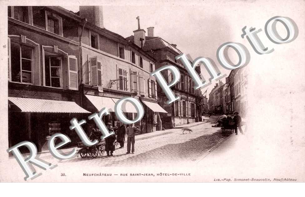 la Rue Saint-Jean et l&#039;Hotel de Ville