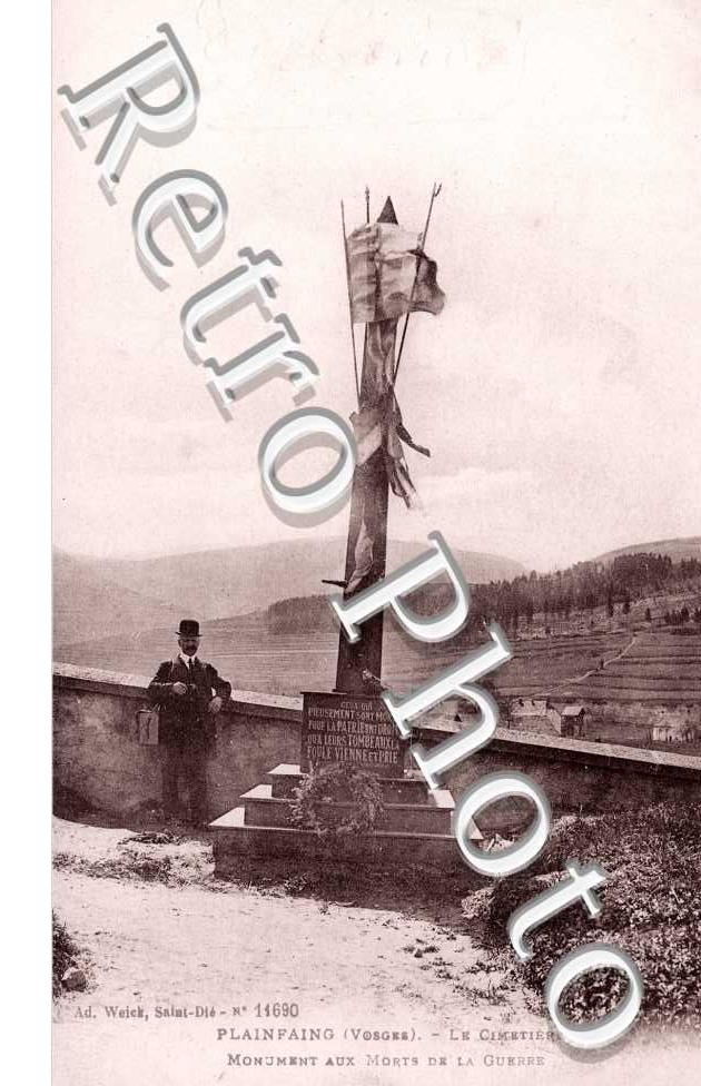Le Cimetière - Monument aux Morts