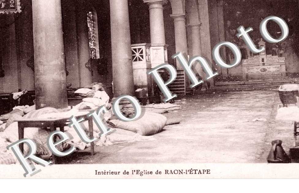 Vue interieure de l&#039;Eglise apres la Guerre
