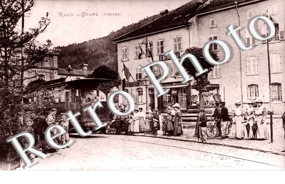 place du marche Passage du tramway de la vallee de Celles