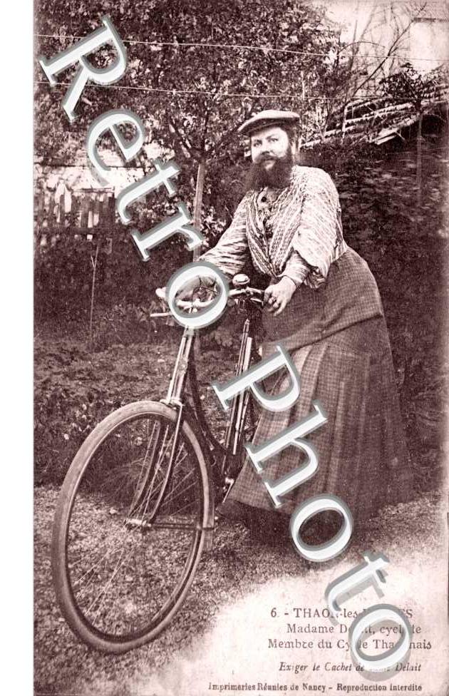 Madame Delait cycliste