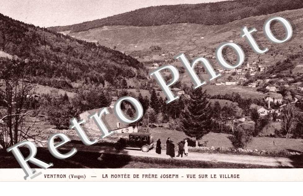 Montee du Frere Joseph, vue sur le Village