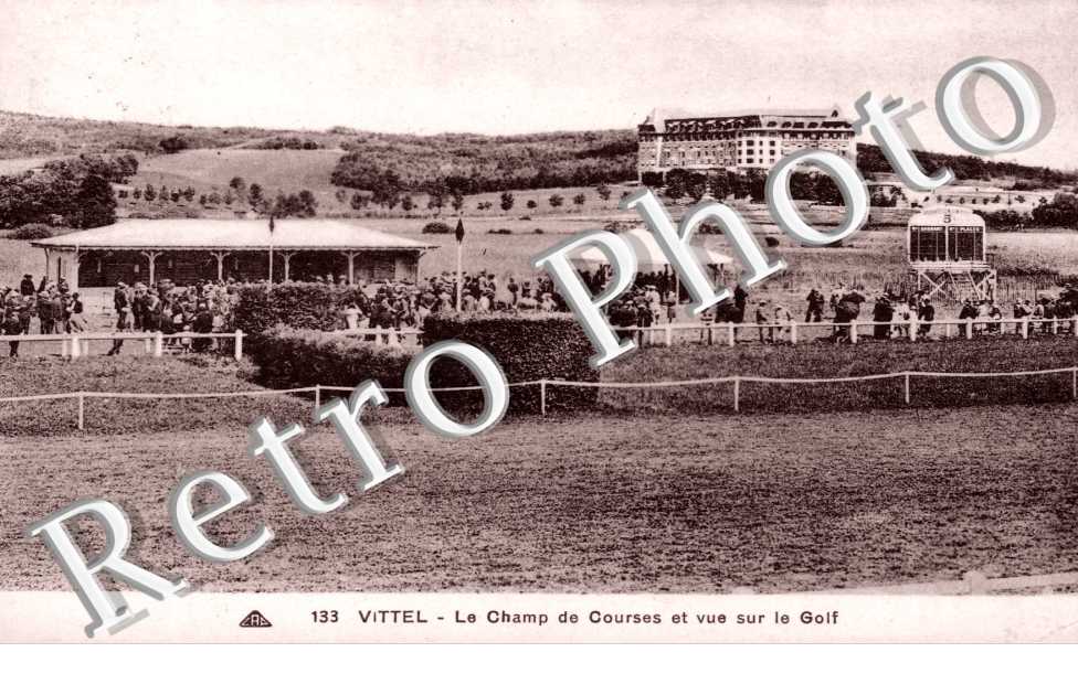 le Champ de courses et vue sur le golf