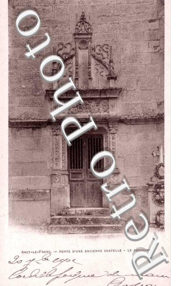 Porte d'une ancienne Chapelle - le Cosquinot