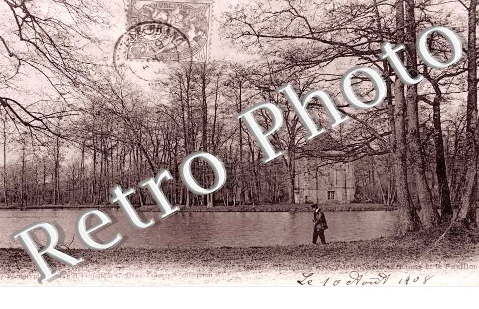 Chateau d'Ancy-le-Franc, l'Etang et le Pavillon